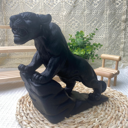 Obsidian leopard