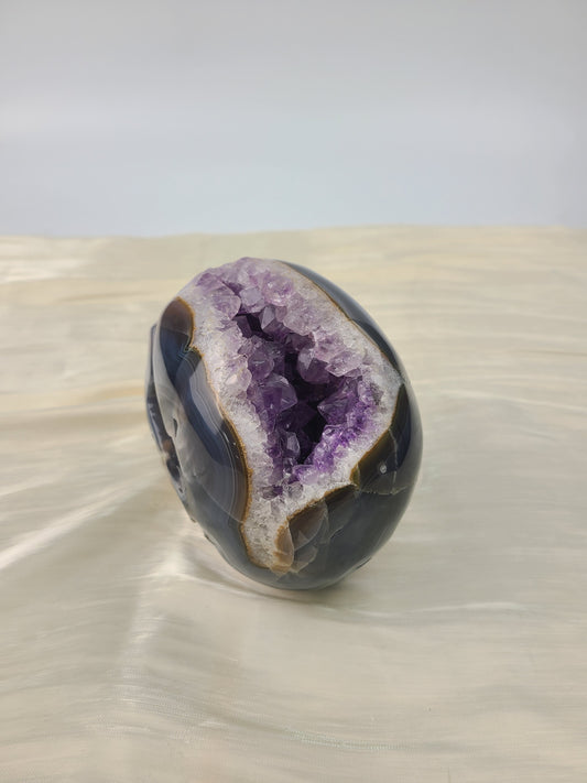 Druzy agate skull